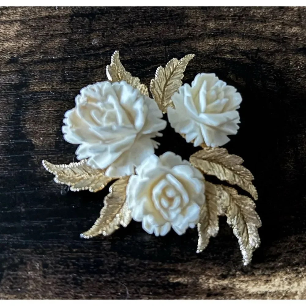 Vintage Ledo Celluloid Rose /Gold Leaf Pin